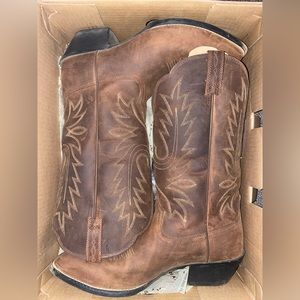 Ariat Women’s- brown boots